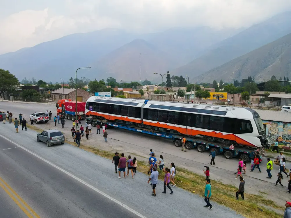 tren solar 2