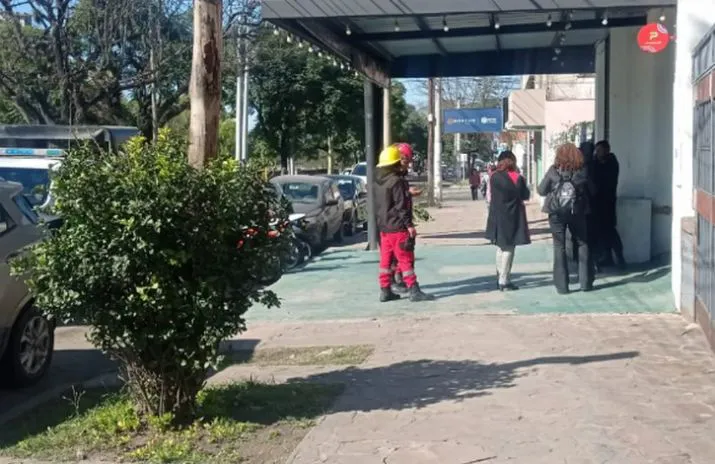 664d0ee85cbe8_715_464!