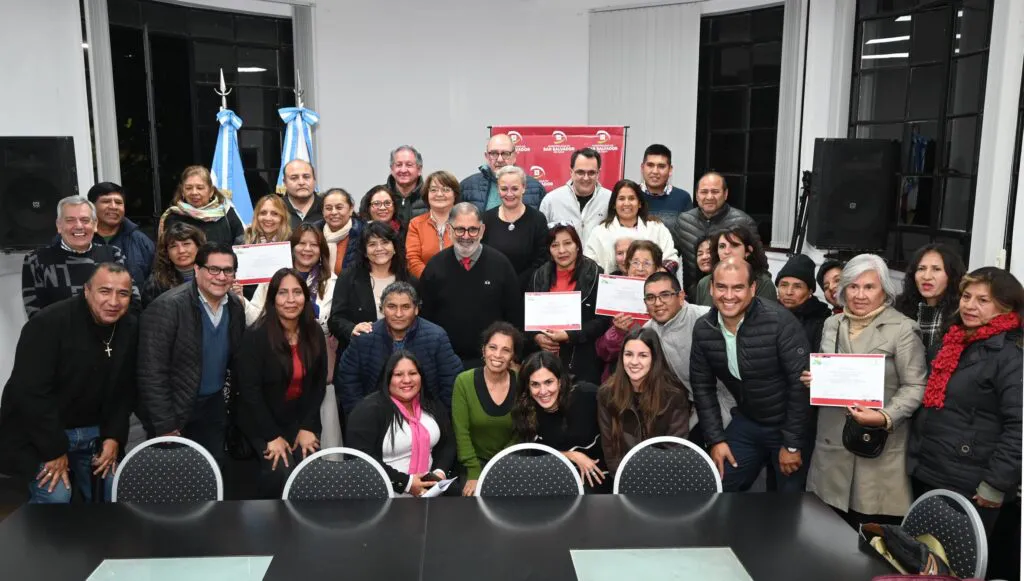 Entrega-de-certificados-programa-presupuesto-participativo1-1024x581