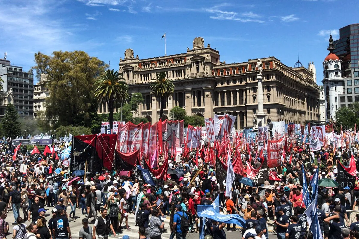 web_2023-12-27_marcha-cgt-gremios-contra-dnu_eduardo-sarapura_003