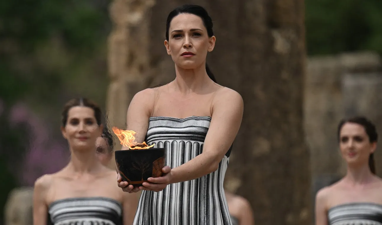 q29vUvFGq_1290x760__1