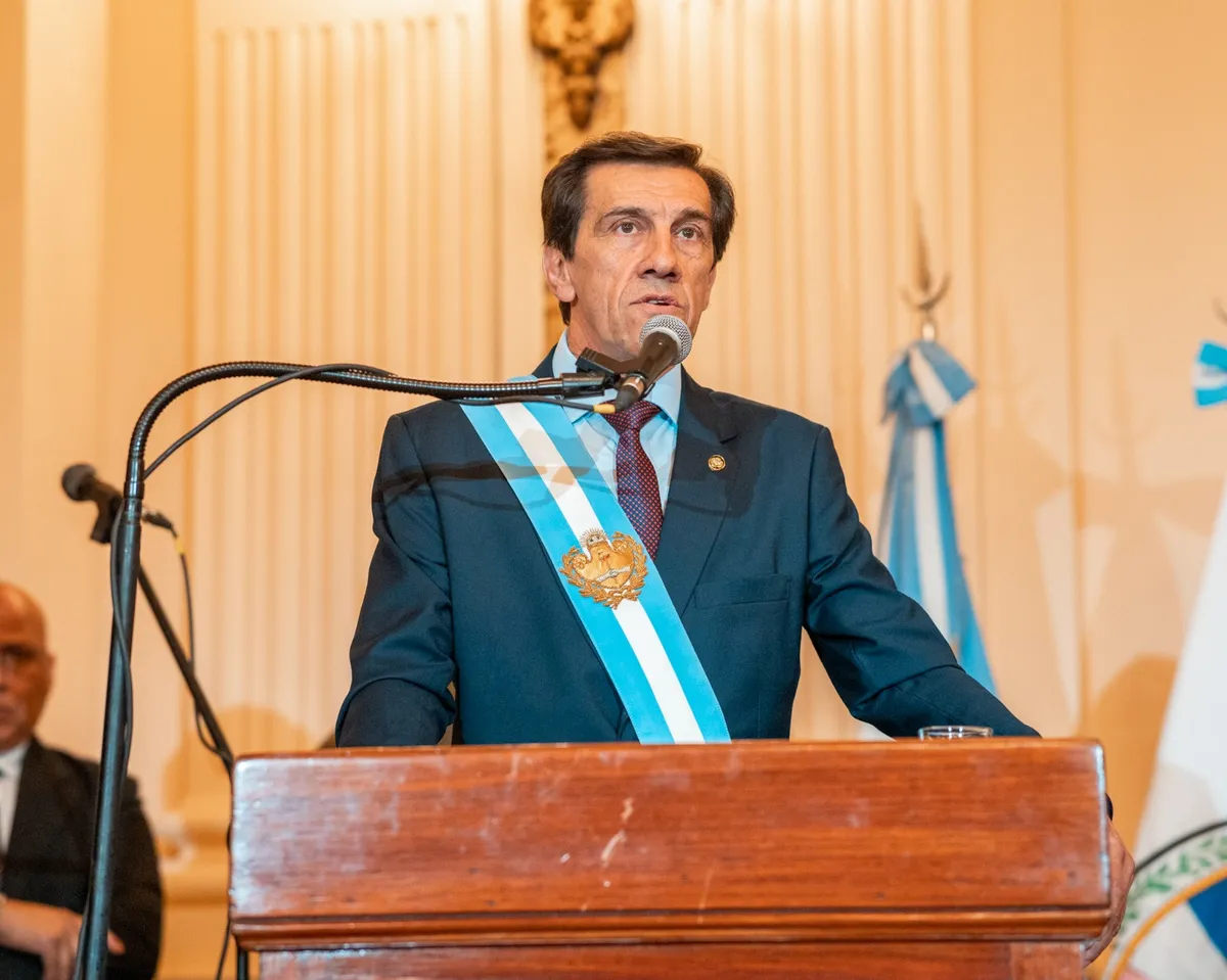 Carlos Sadir. Gob