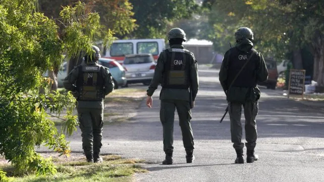 2022-06-02-gendarmes-by_smeccia-78399811jpg