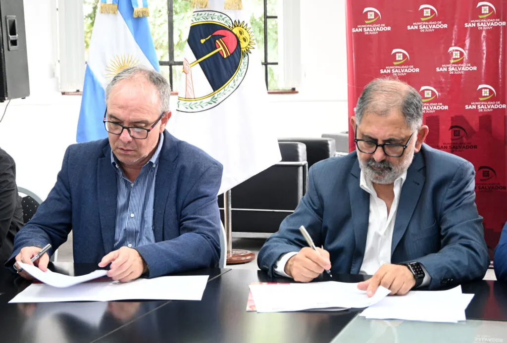 CONVENIO-POR-POLIDEPORTIVO-2-PRENSA-MUNI-CAP-1024x693