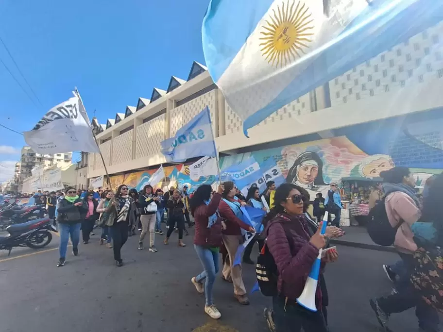 64c28b6ae1408__912x912