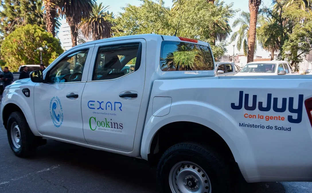 280524-el-gobernador-carlos-sadir-entrega-de-vehiculo-1jpg